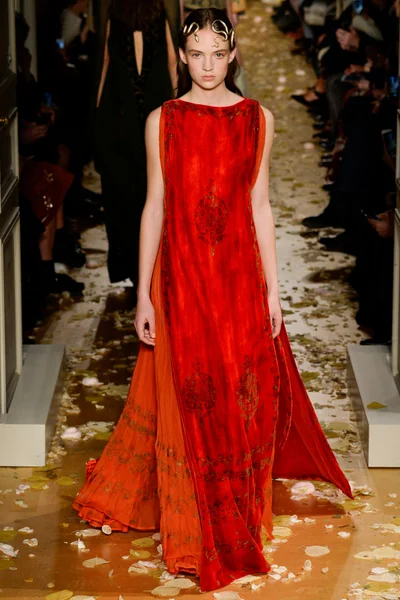 Look 3